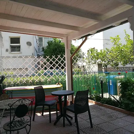 Turistico Con Indipendenti La Casa Di Nonna Maria Bed & Breakfast *
